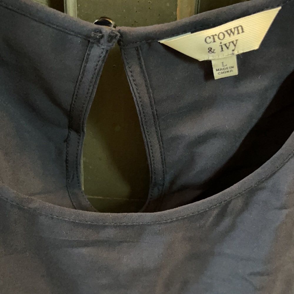 Crown & Ivy sleeveless top. - Picture 2 of 12